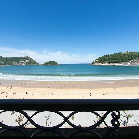 Beach Accommodation Apartment 公寓 圣塞瓦斯蒂安